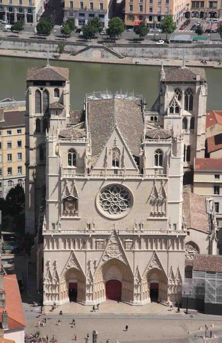 Appartement Studio Close Fourviere Very Quiet & Small Terrace