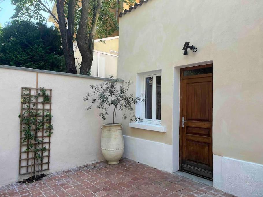 Appartement Studio Close Fourviere Very Quiet & Small Terrace Lyon