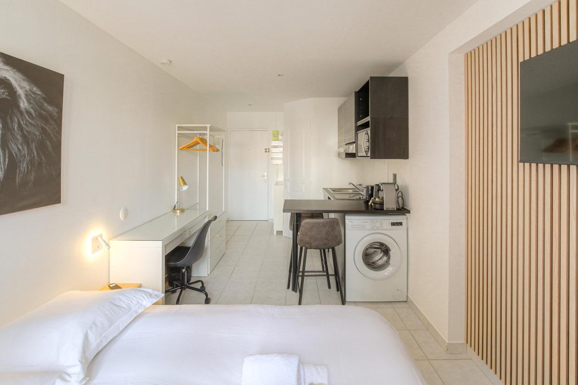 Lionne-stade Du Lou Apartment