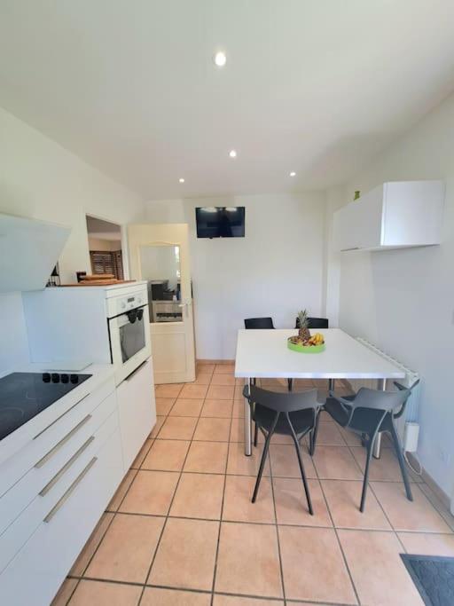 Maison Au Calme . 5ieme Arr . Ouest Lyonnais *