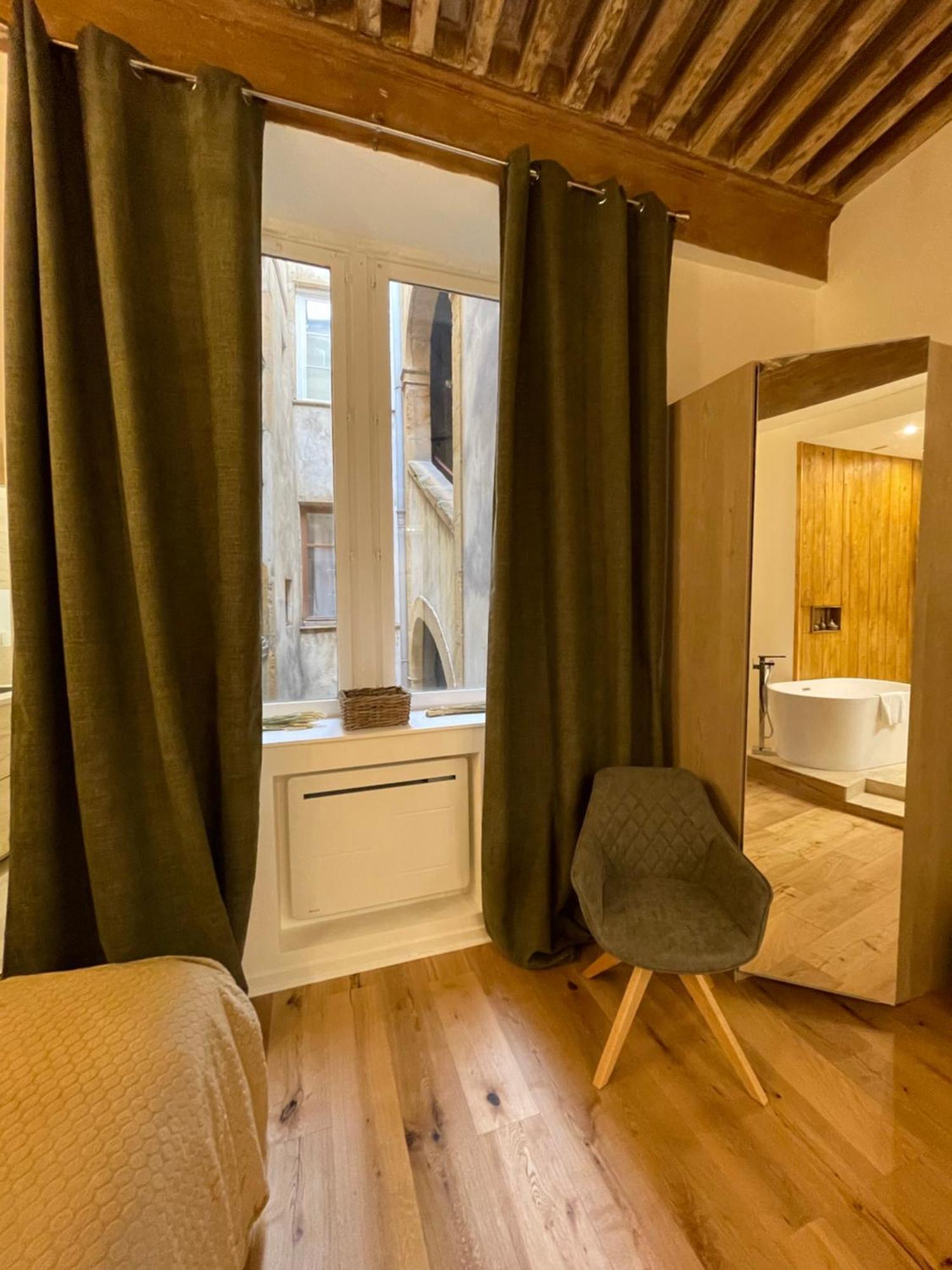 Les Balcons De Guignol