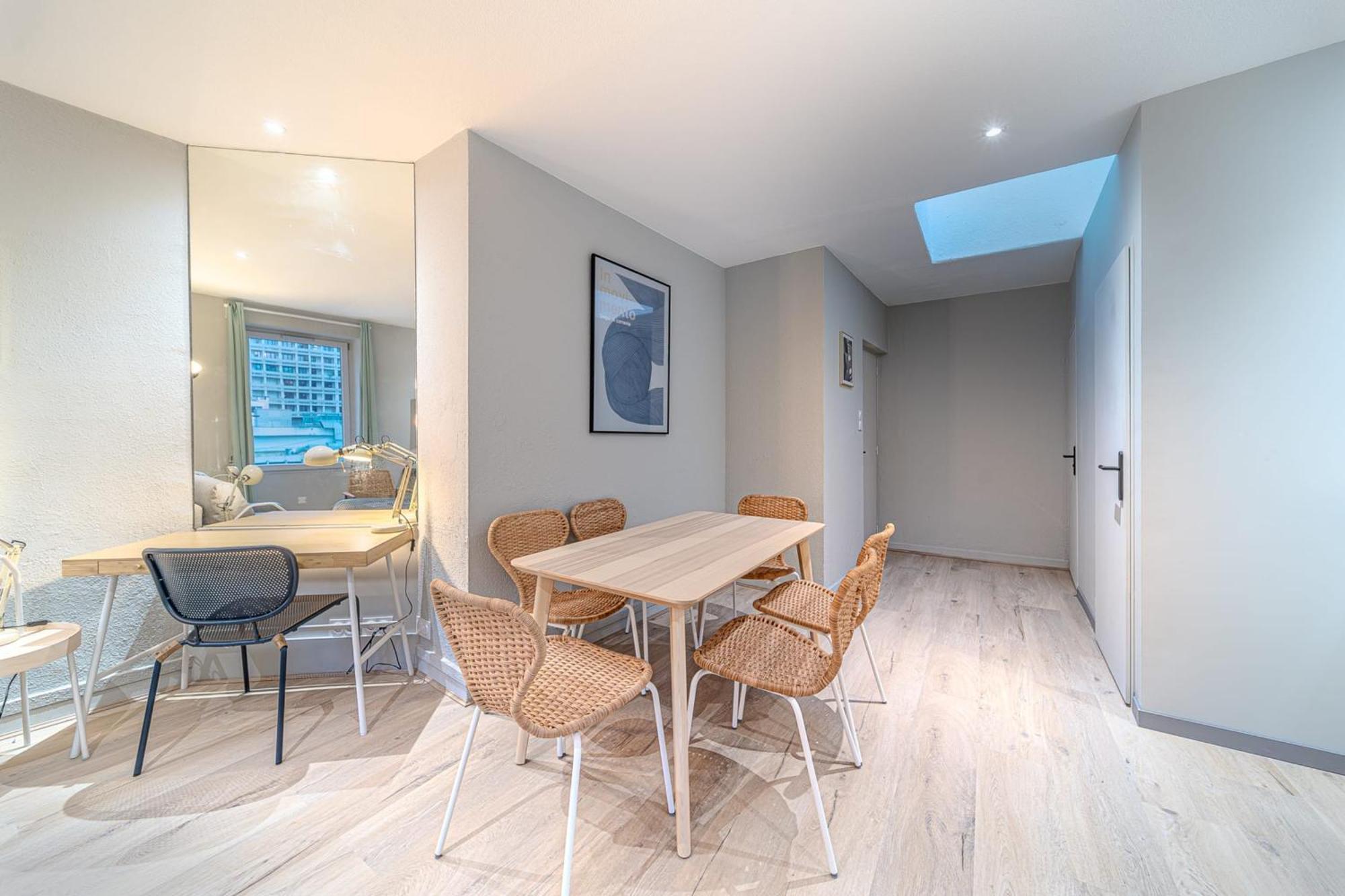 Appartement Charming 1-bedroom Across From Halles Paul Bocuse & Part-dieu