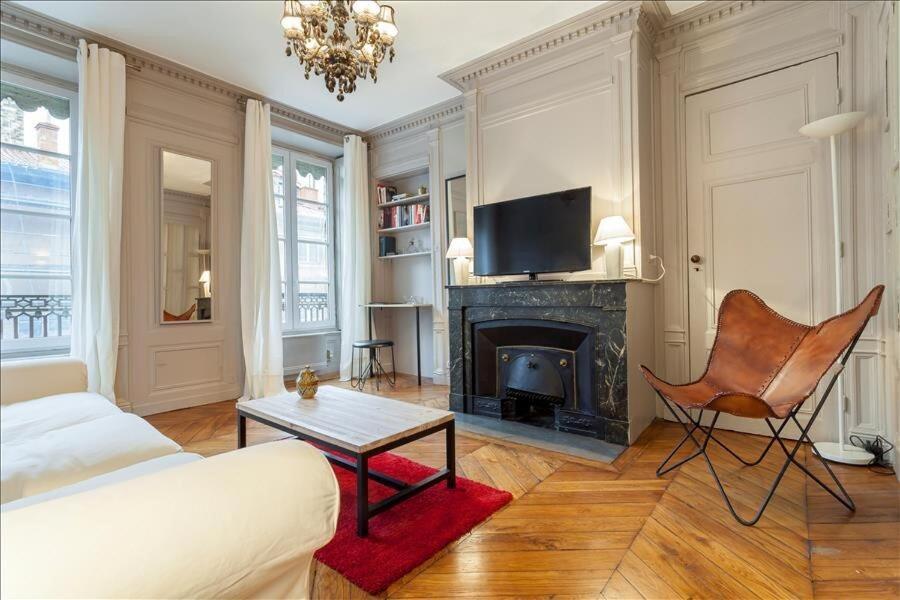 Colombe - Location T2 - Lyon 2 Apartment