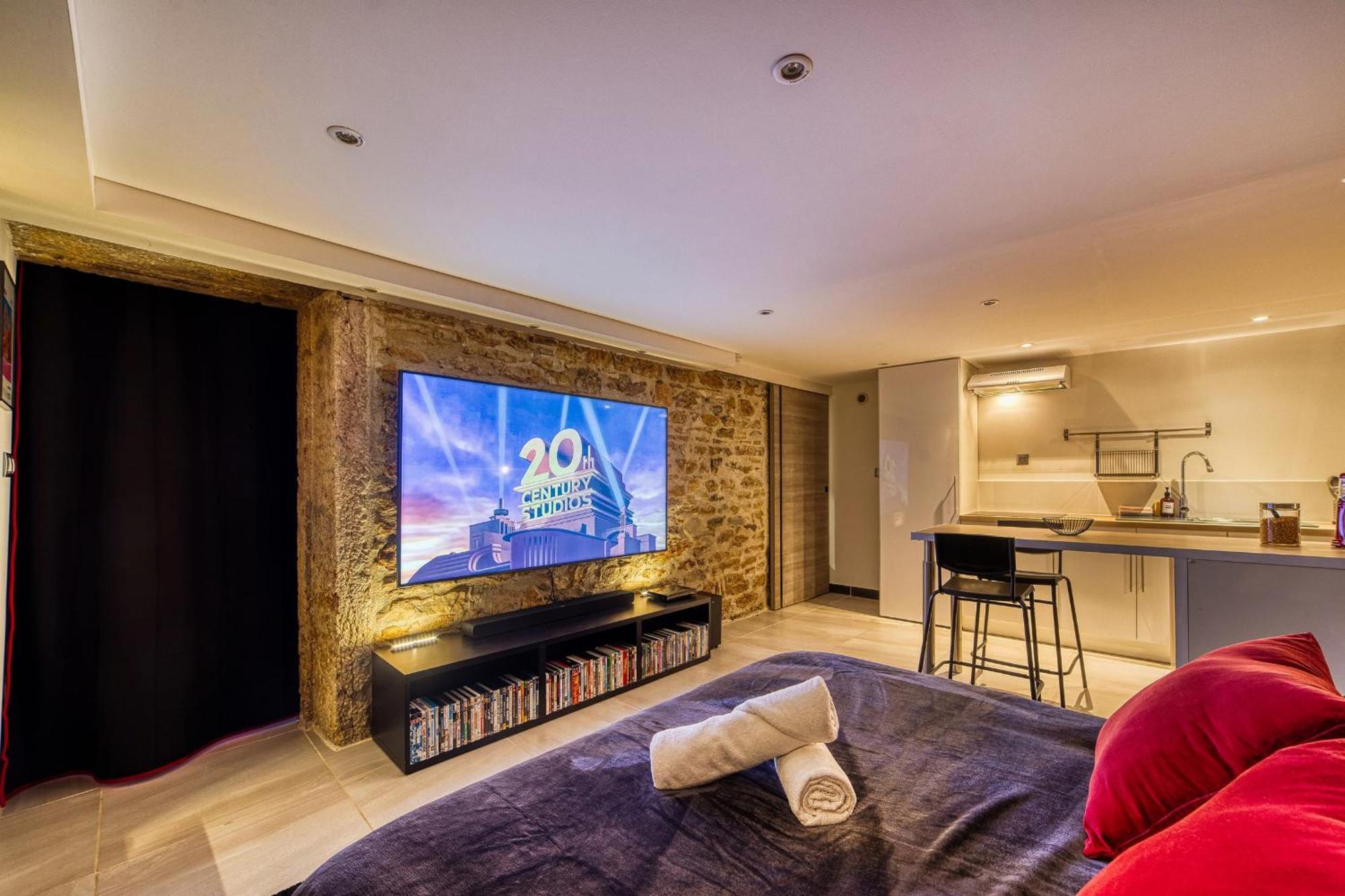 Apartment The Cinema Room-experience Unique A *