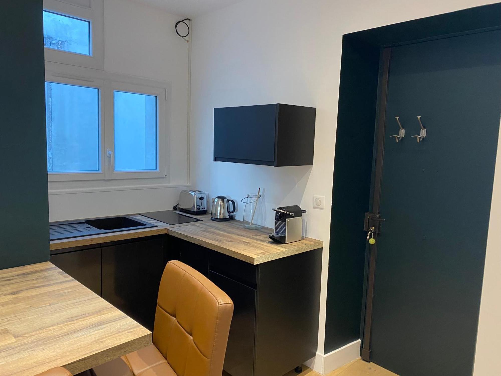 Totalement Renove En Plein Centre-ville Devant La Prefecture De Apartment *