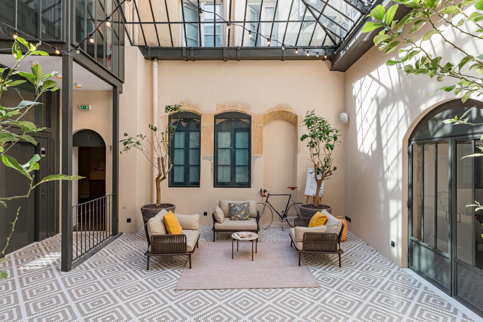 Le Phenix Hotel 4*