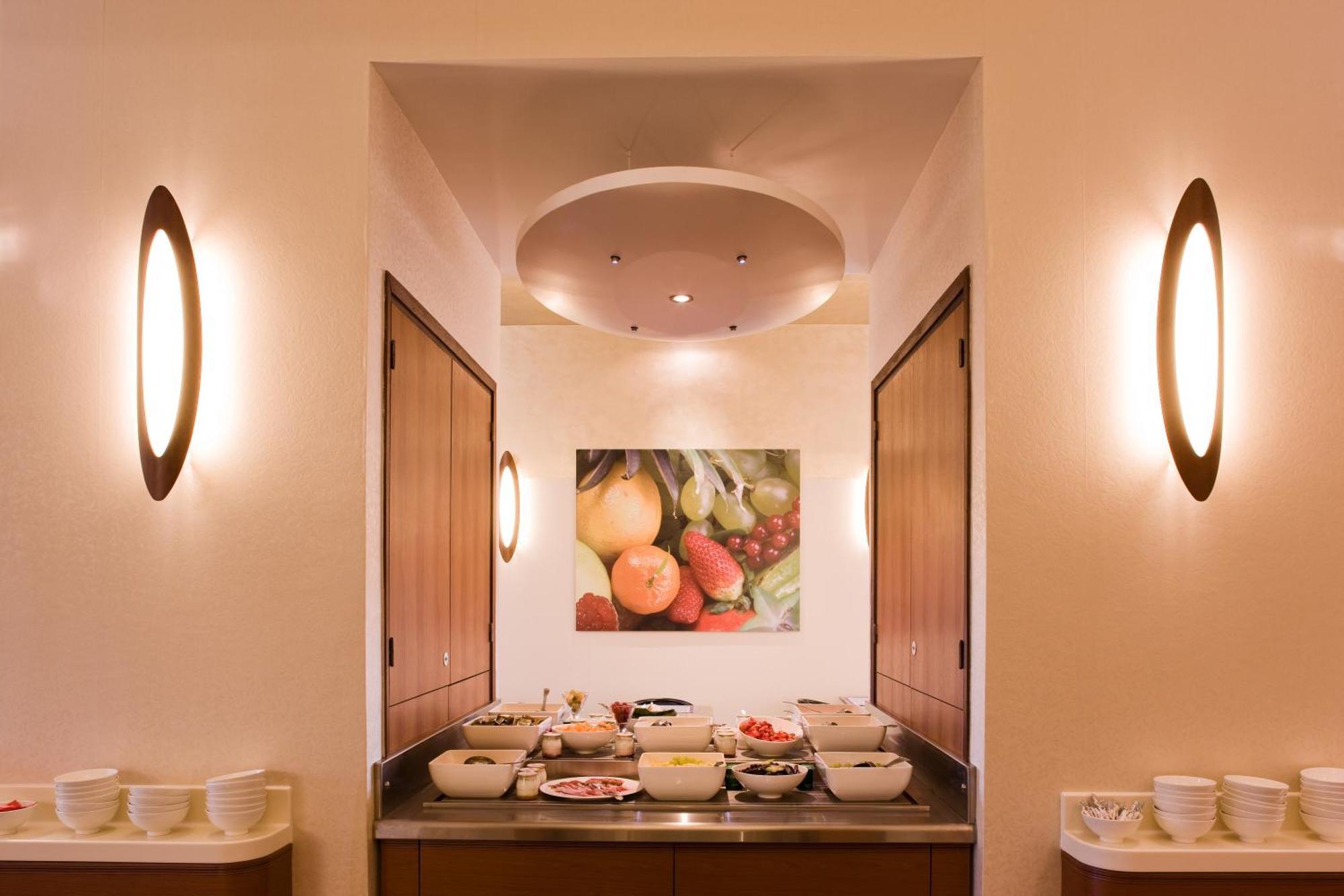Metropole Hotel 4*