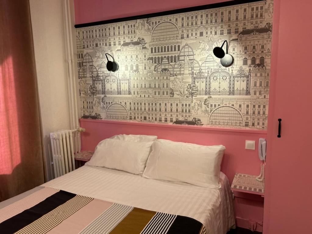 Hotel De La Croix-rousse 2*