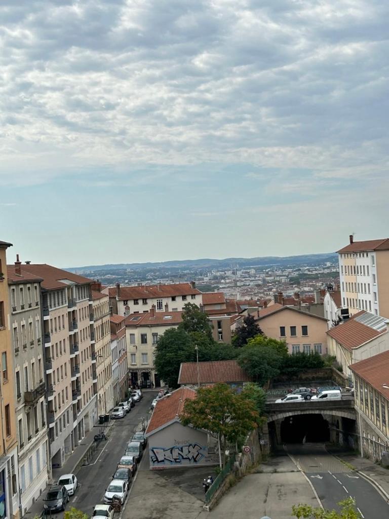 De La Croix-rousse 2*