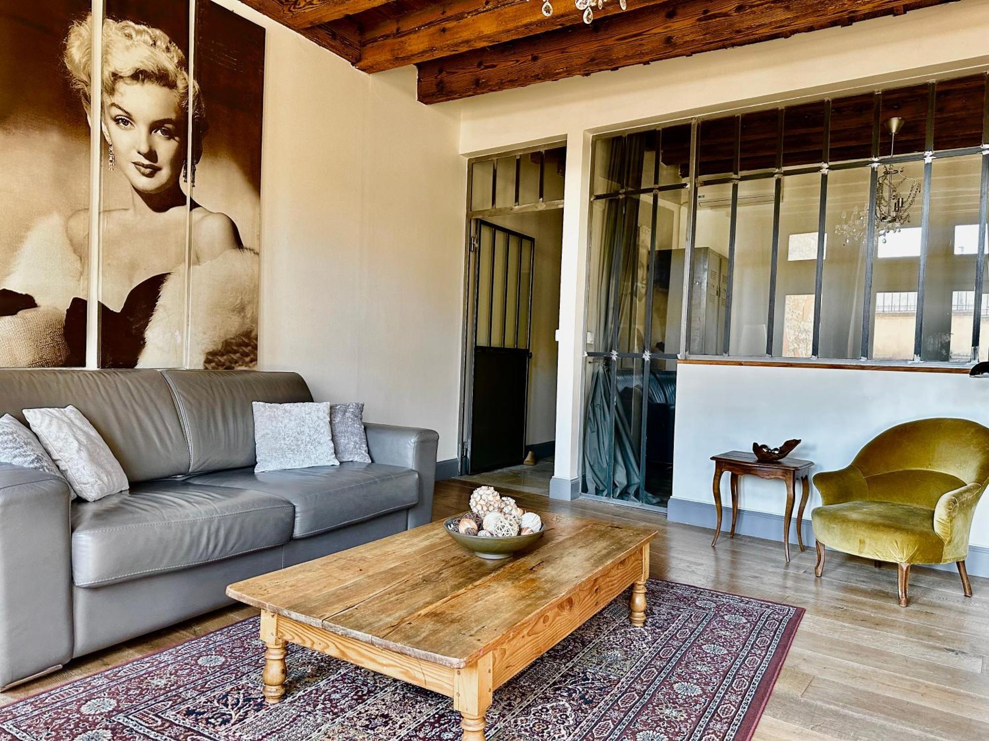 La Maison Debourg Apartment