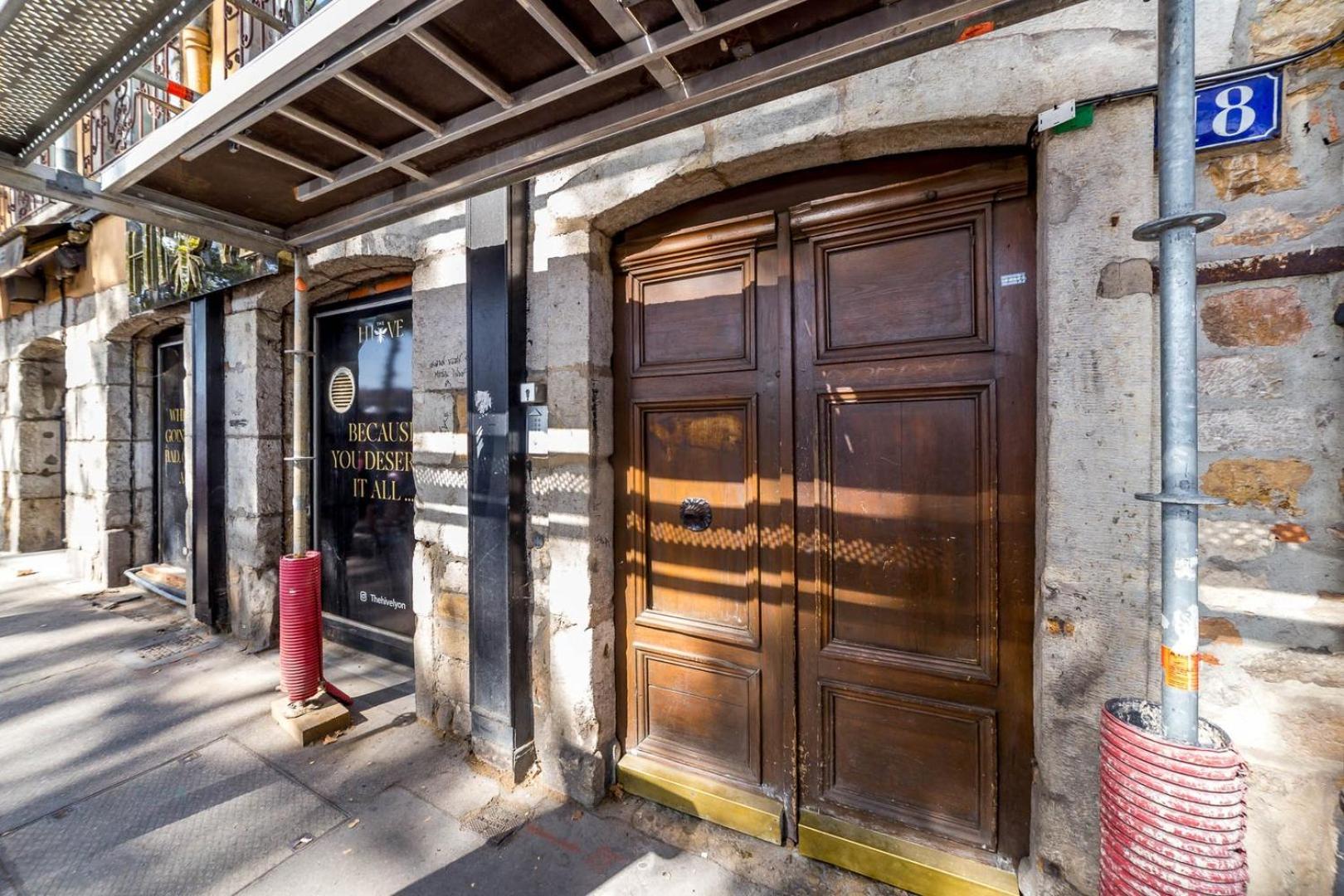 High-end Overlooking The Quays Ail Appartement