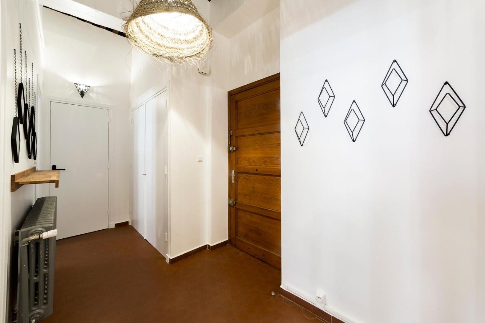 Spacious And Cozy In Vieux Ail Appartement