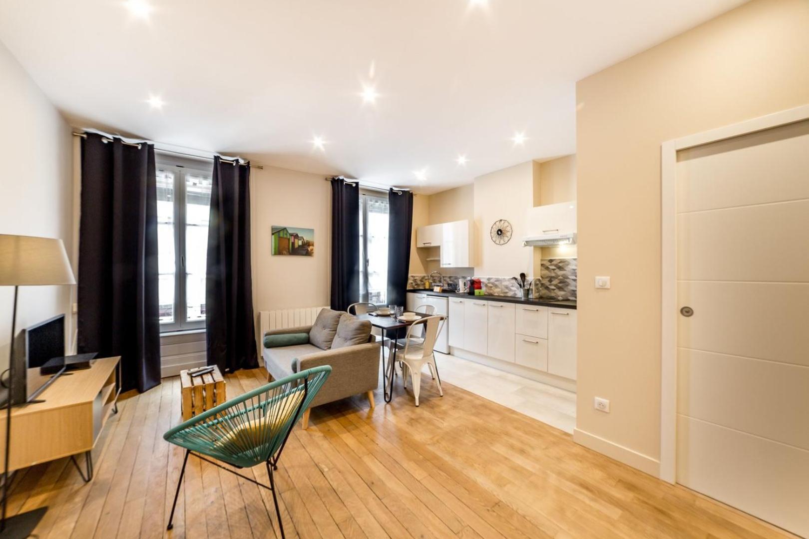 Cosy Entierement Renove Idealement Place Ail Apartment *