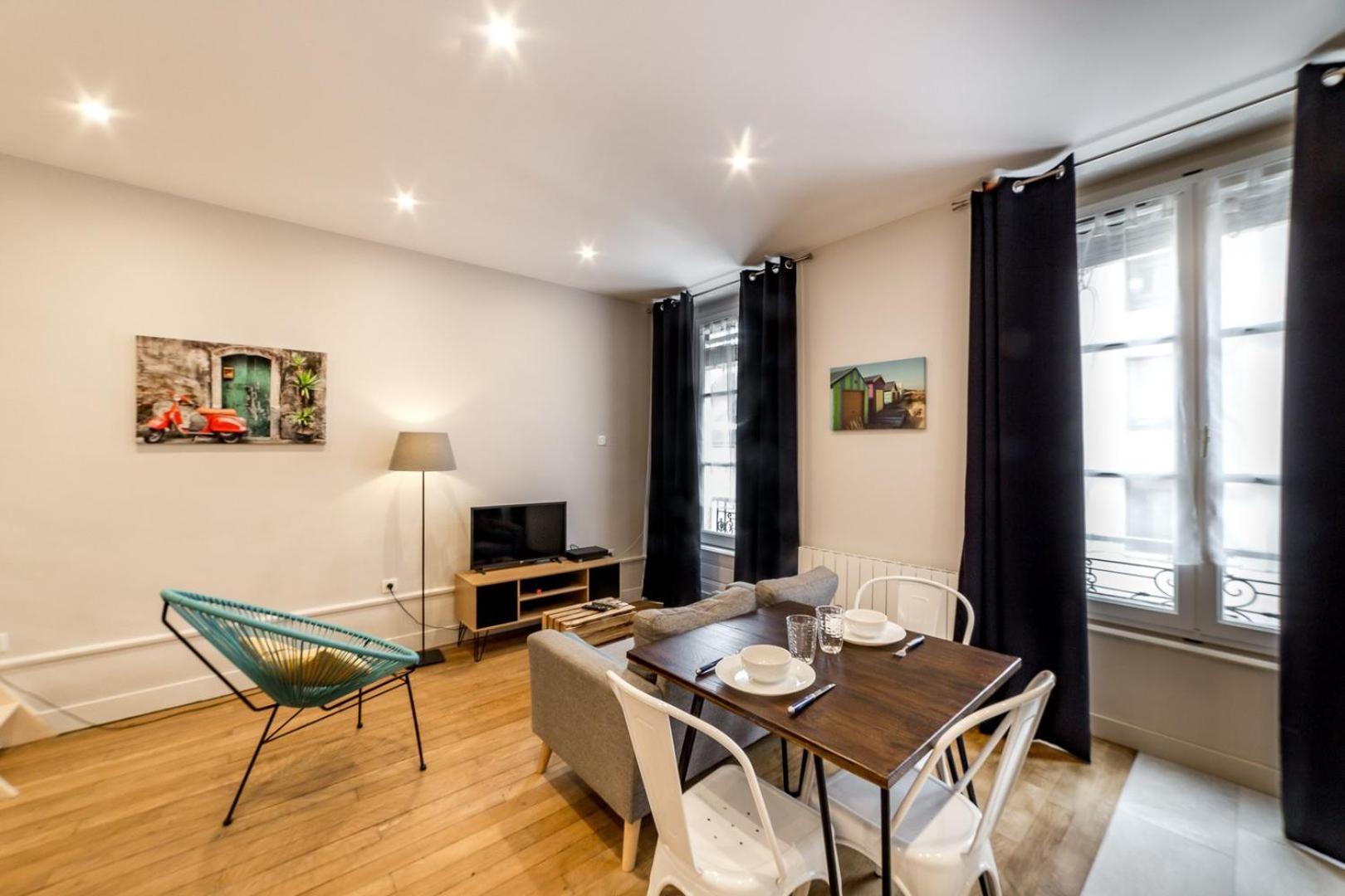 Apartment Cosy Entierement Renove Idealement Place Ail *
