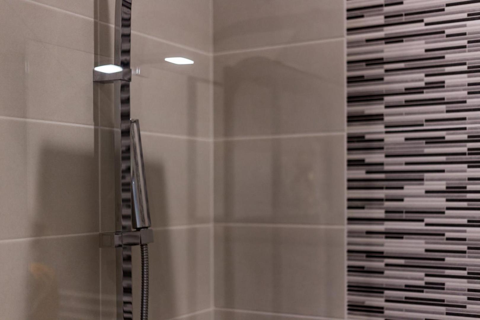 Cosy Entierement Renove Idealement Place Ail Apartment *