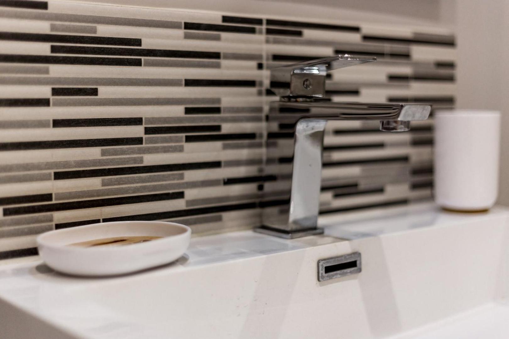 Cosy Entierement Renove Idealement Place Ail Apartment Lyon