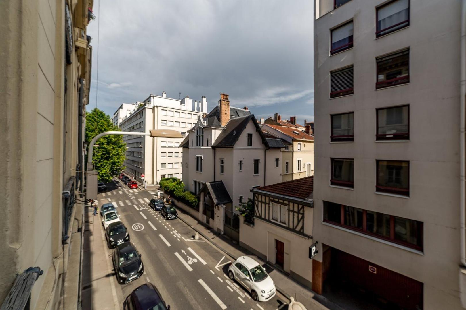 Cosy Entierement Renove Idealement Place Ail Apartment