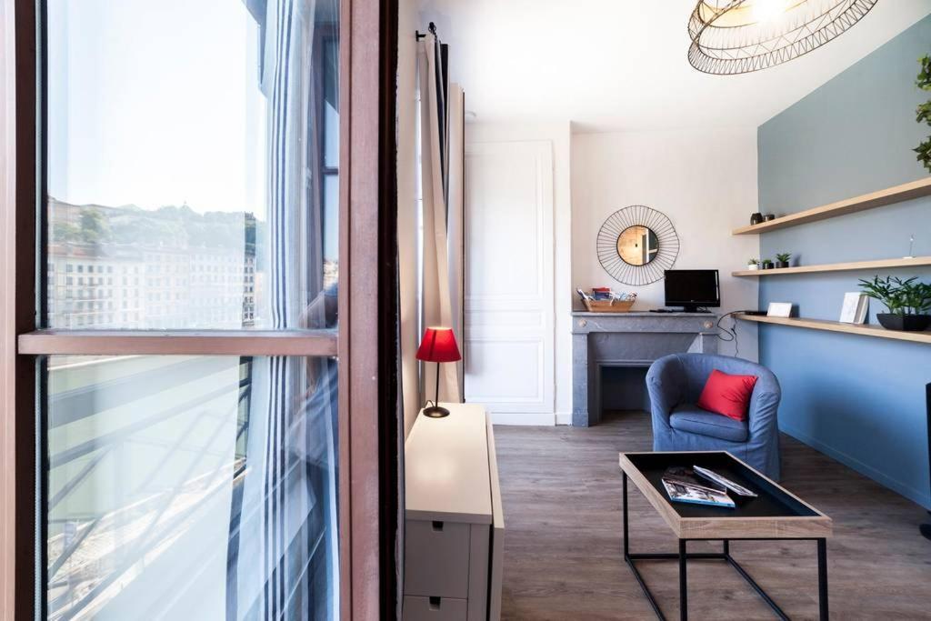 Vieux Avec Vue Sur La Saone Ail Appartement