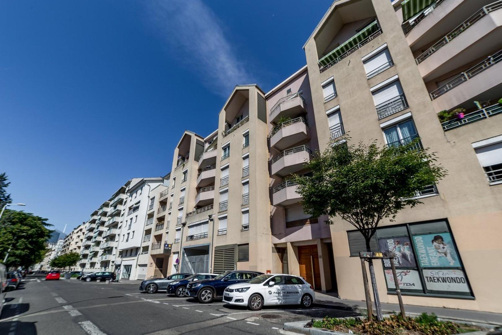 Nouveau Proche Part-dieu Ail Apartment