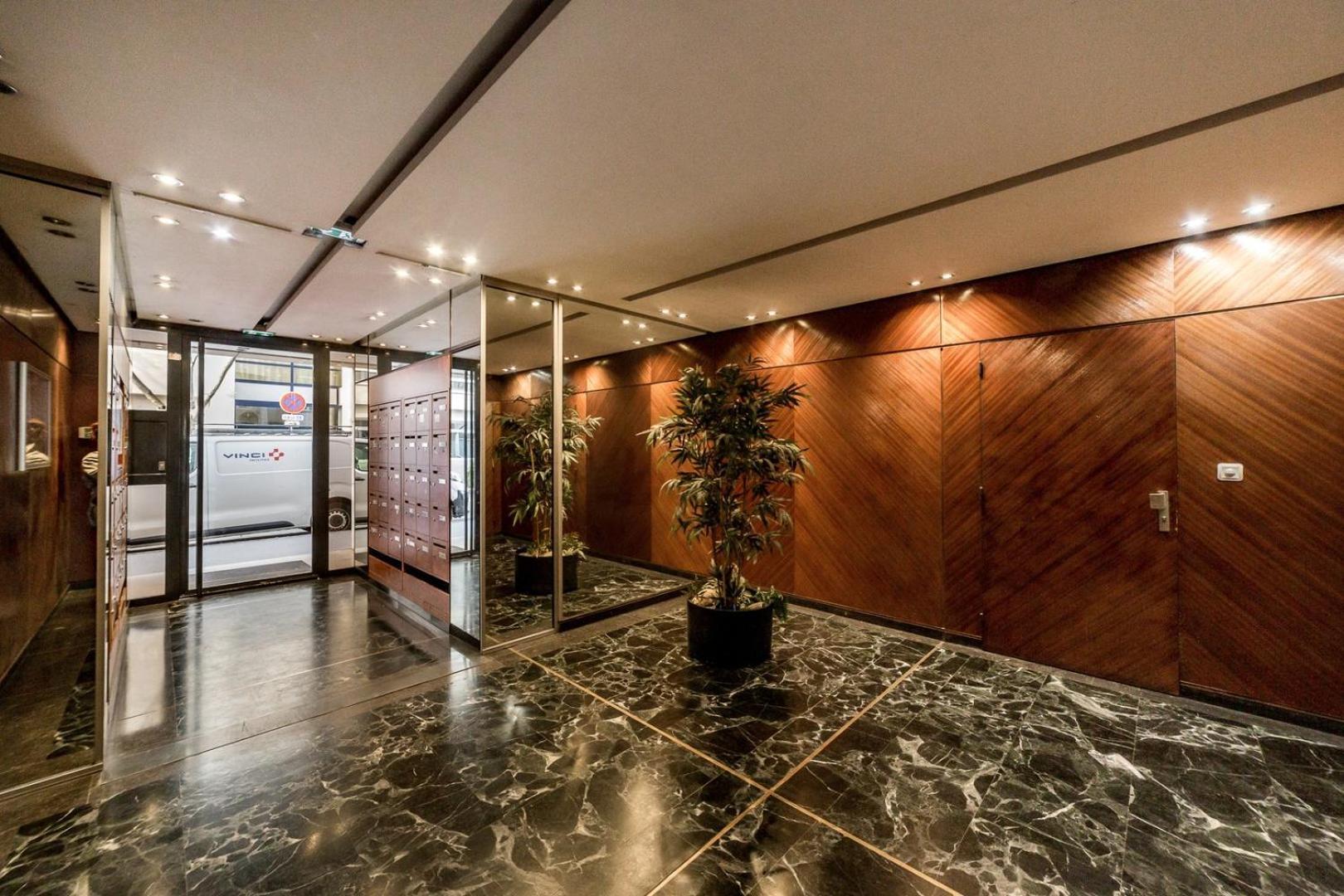 Completely Renovated Near Part-Dieu Apartment Lyon