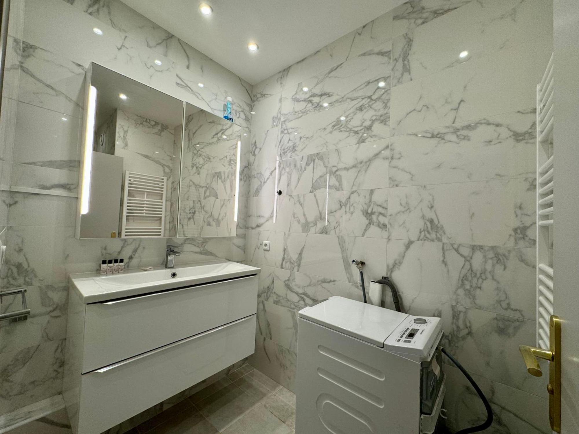 Apartment Azure Lyon