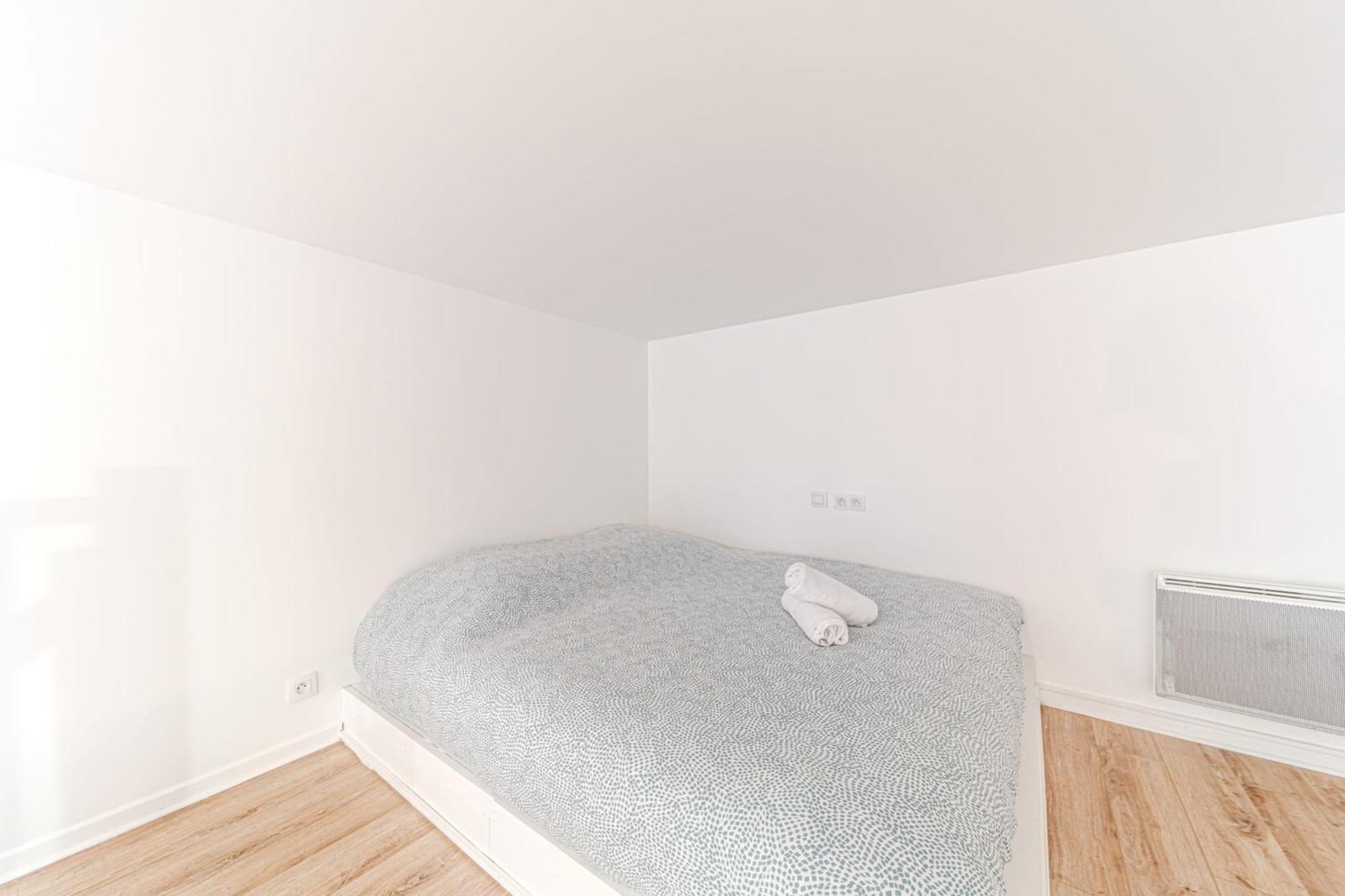 Charming Renovated Pied-a-terre Saxe Gambetta Apartment *
