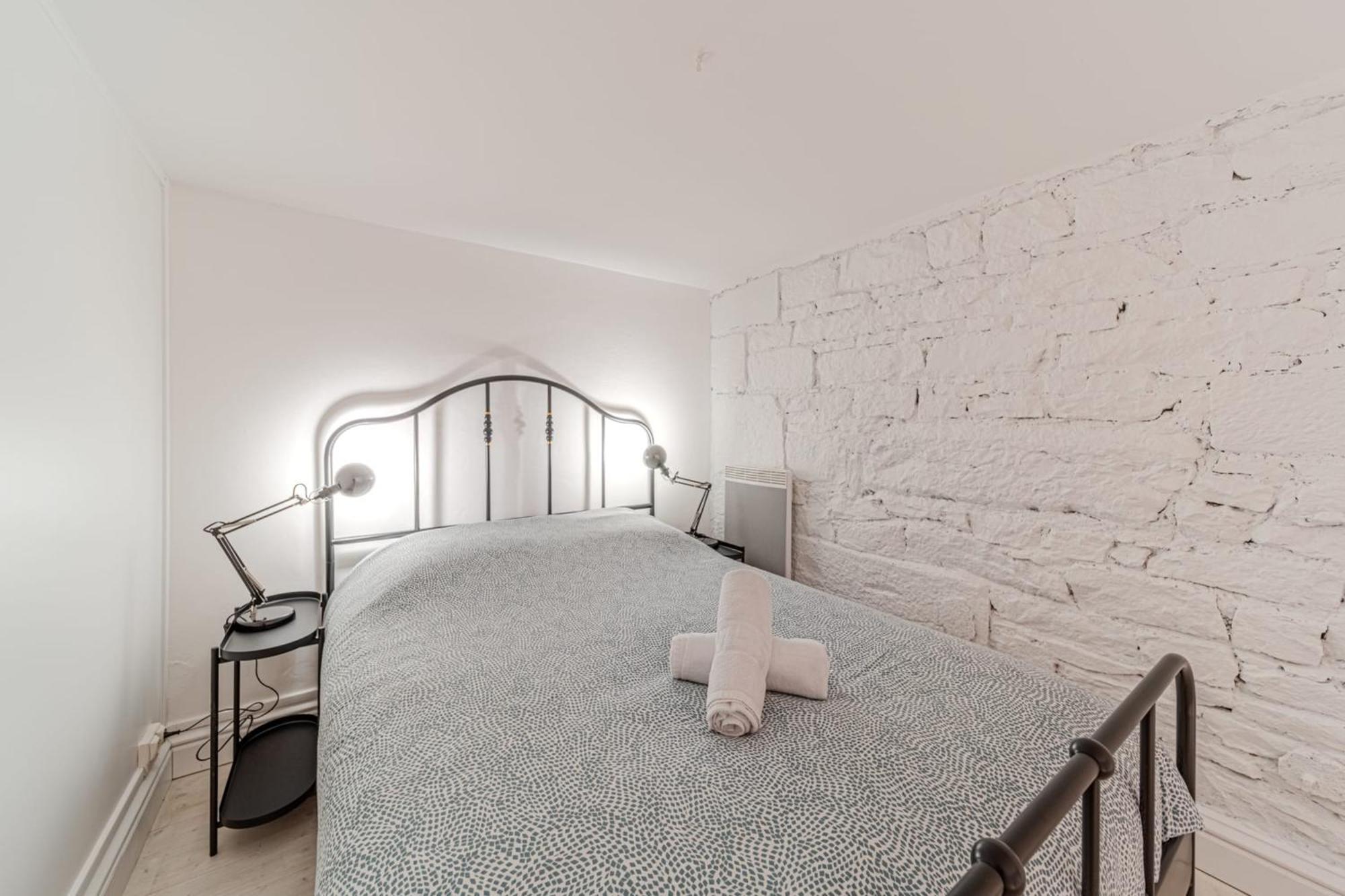Charming Renovated Pied-a-terre Saxe Gambetta Apartment *