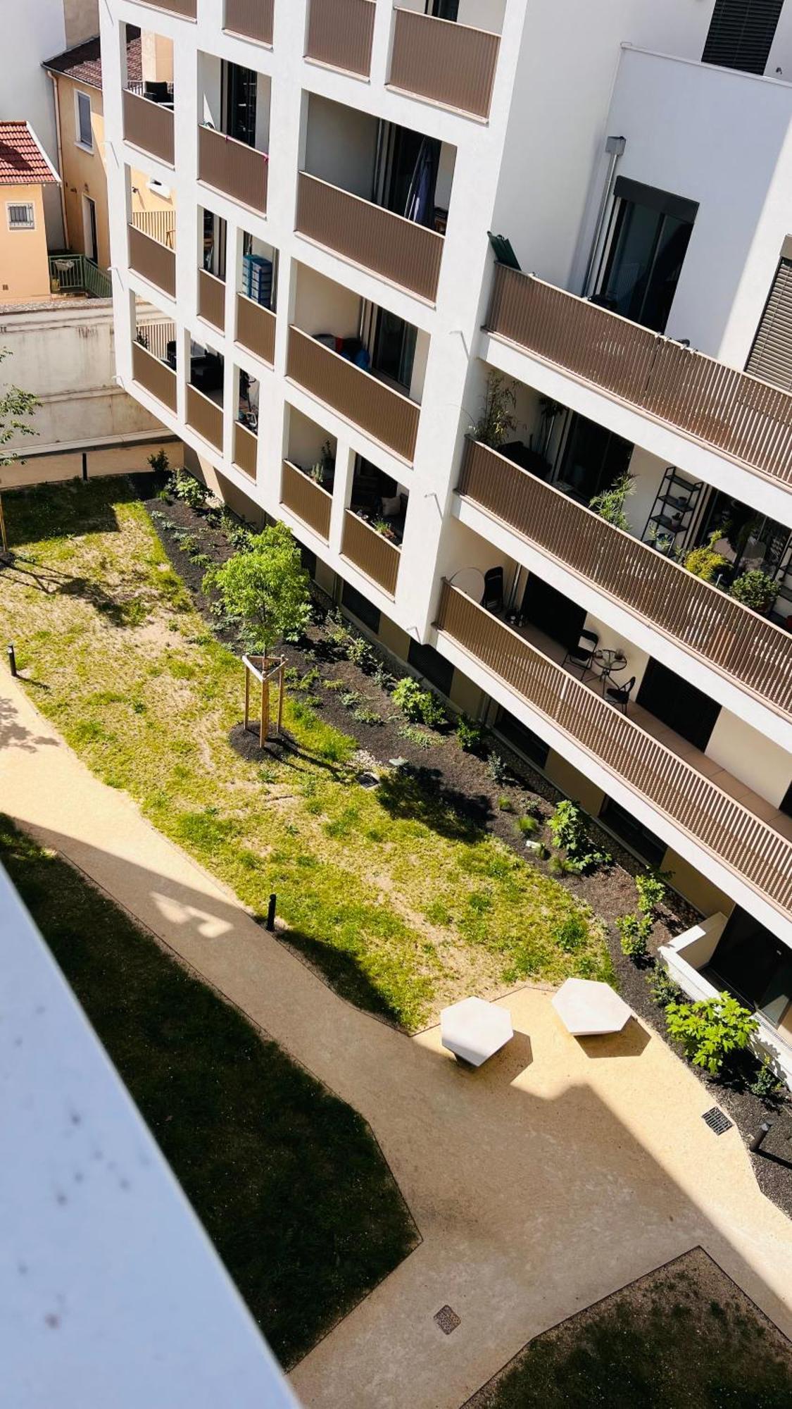 Appartement Luxueux De Haut Standing Au Coeur De Avec Une Terrasse Vue Sur La Lumiere
