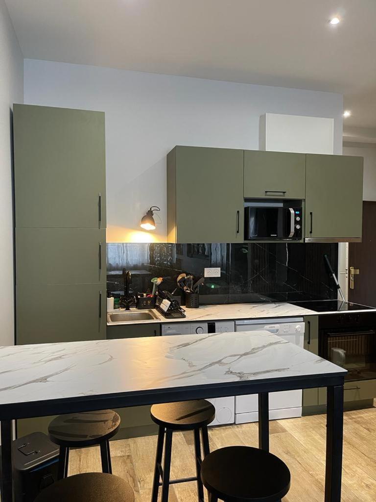 The Place To Be 7 * Lyon