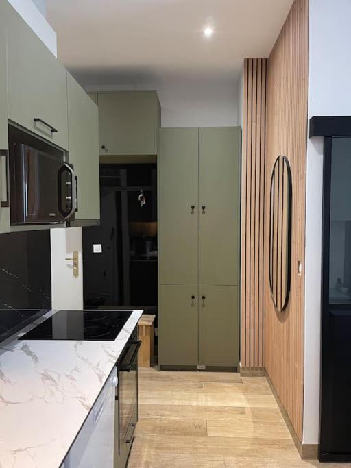 The Place To Be 7 * Lyon