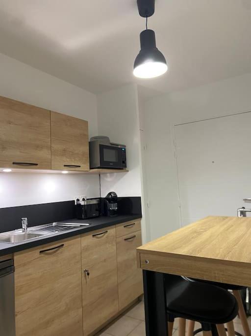 Cosy, Lyon, Avec Garage Prive Apartment *