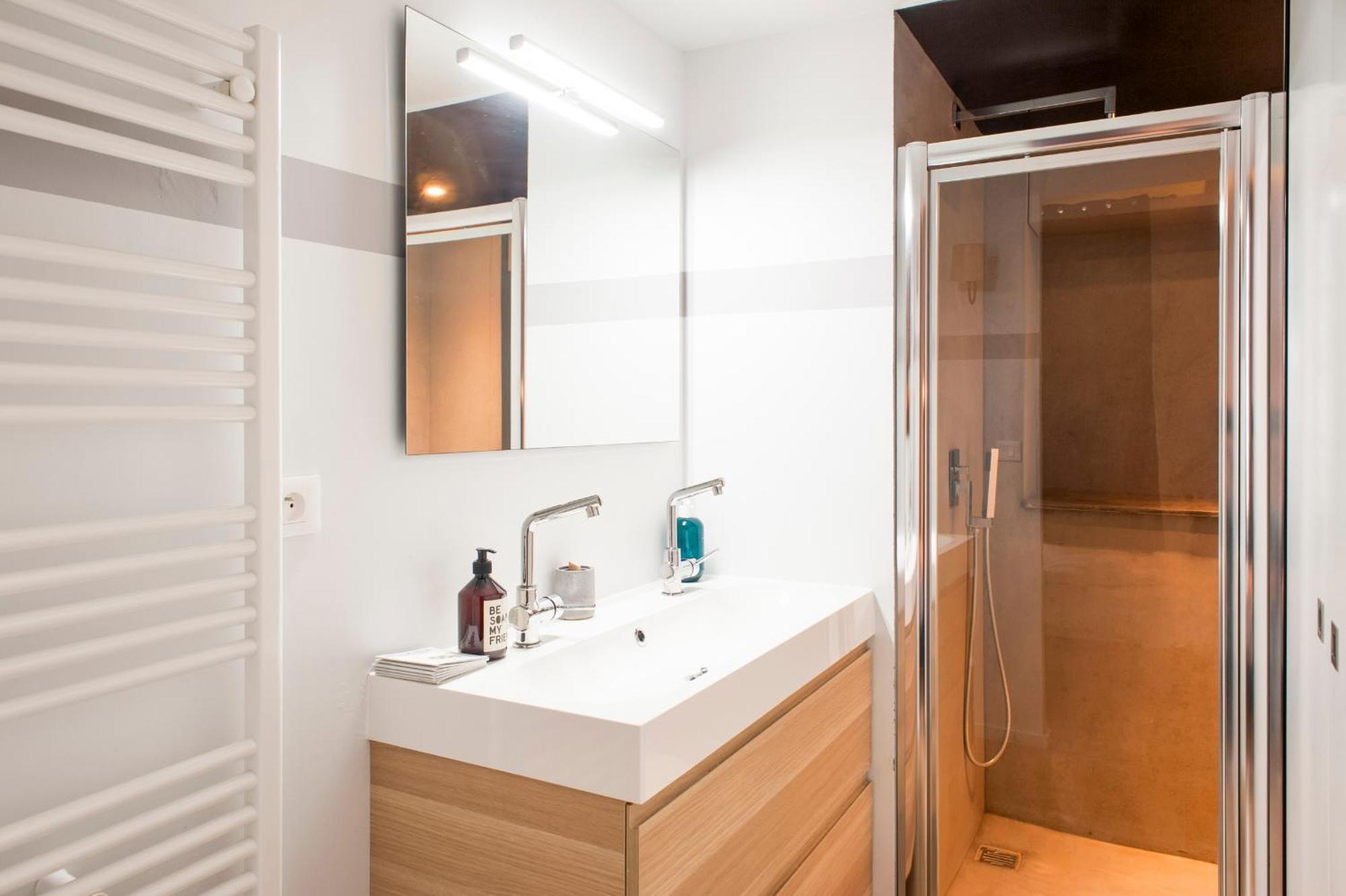 21royale Apartment