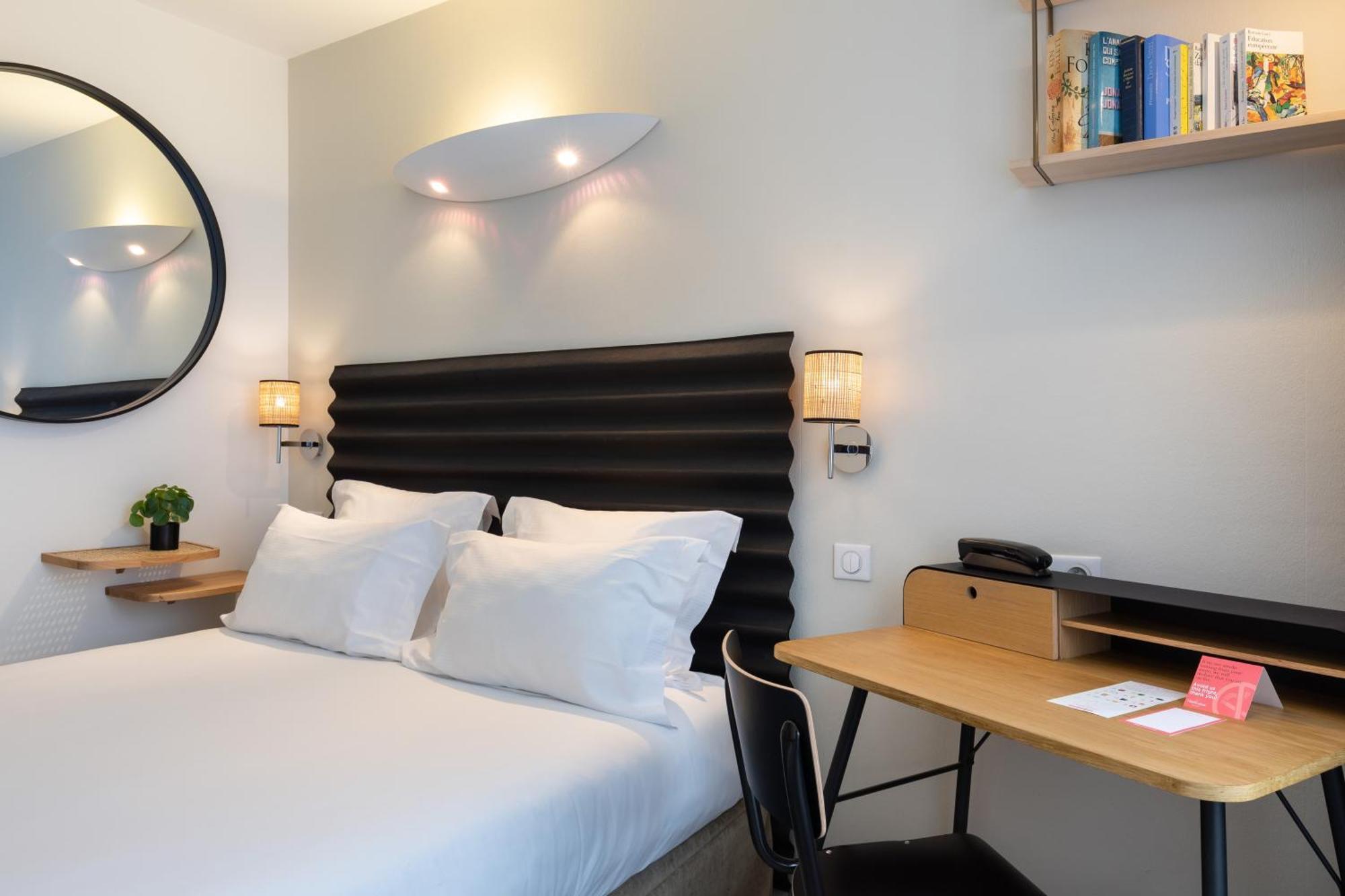 Chromatics & Restaurant Hill Club By Happyculture Hotel