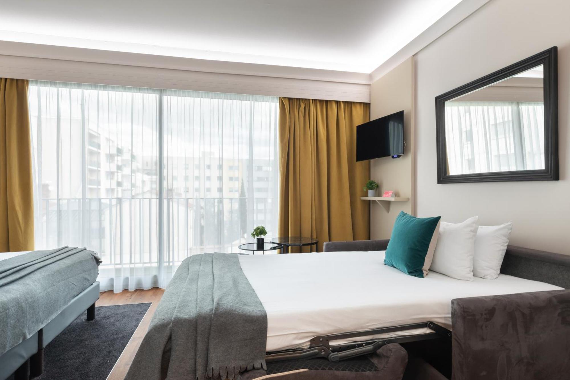 Charlemagne Hotel 4*