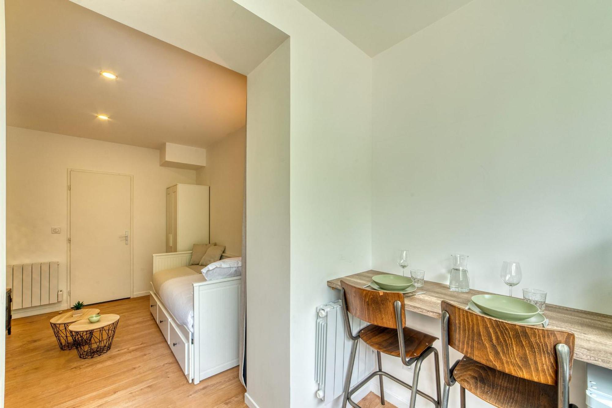 Le Petit Gerland - Calme Metro B Apartment *