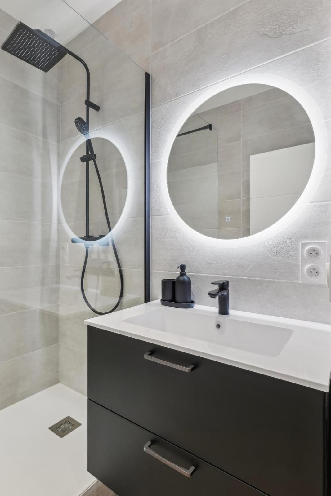Appartement Escapade Lyonnaise - 6 Person In Sans Soucis Lyon