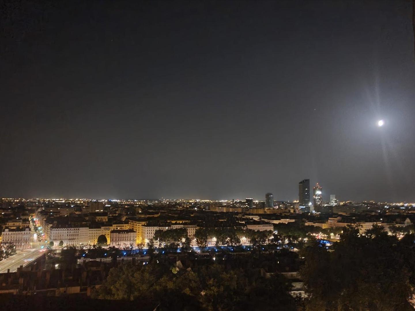 Appartement Guestready - Canut Typique Avec Vue Sur Lyon