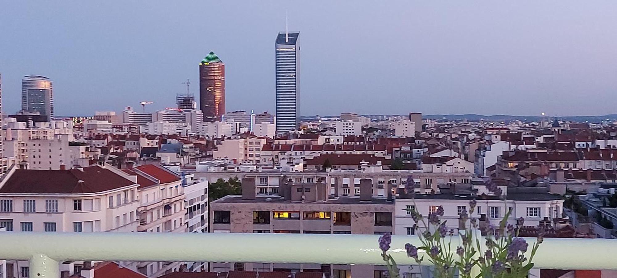 Plein Sud Terrasse Climatisation Garage Netflix