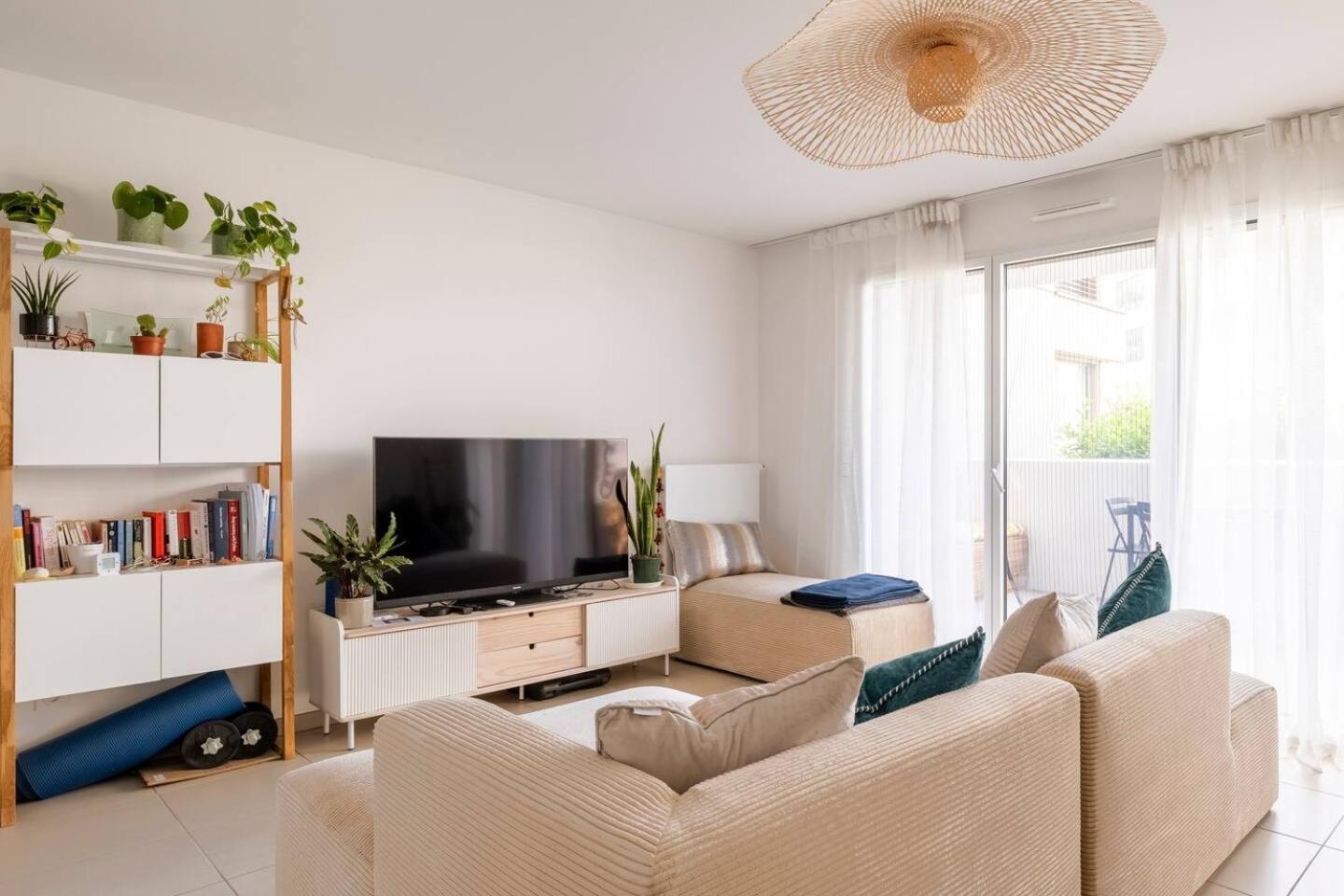 Cozy And Charming Centrally Located Lyon