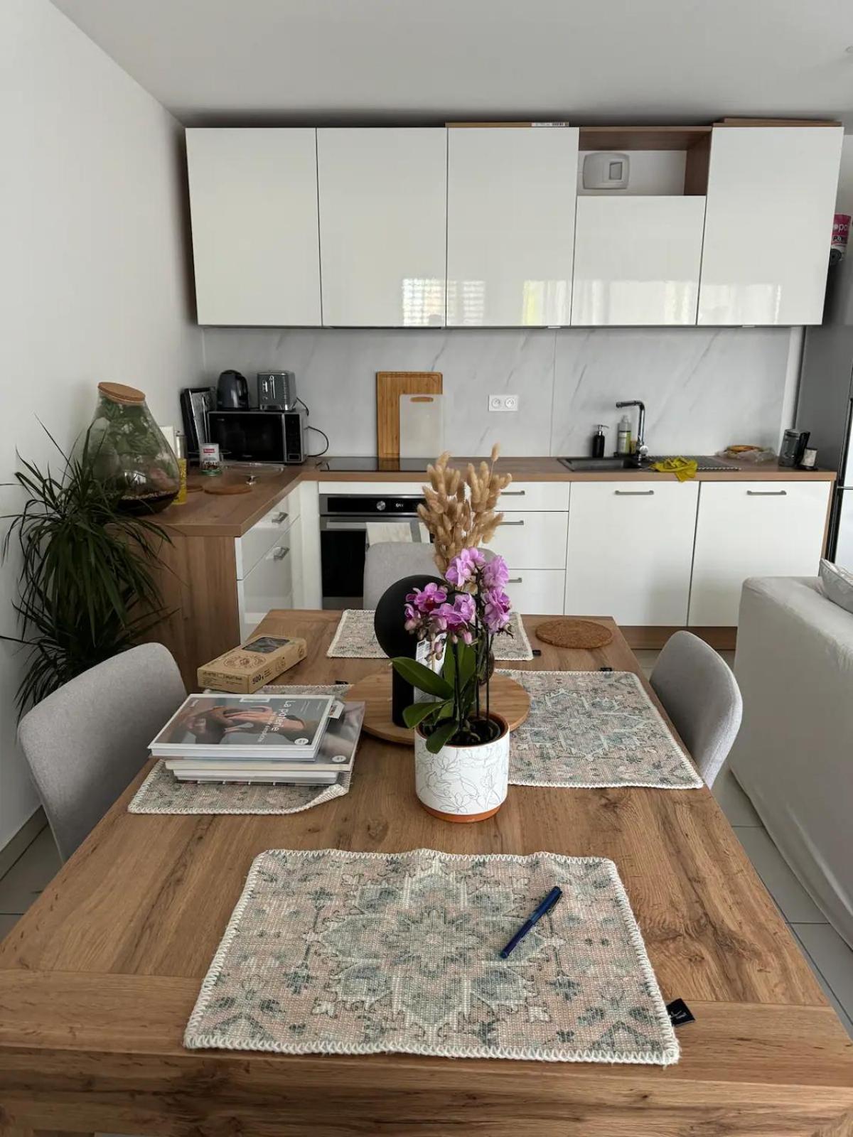Cozy And Charming Centrally Located Appartement *