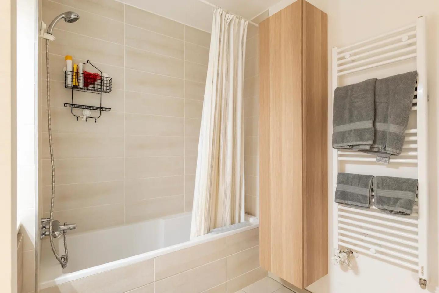 Cozy And Charming Centrally Located *