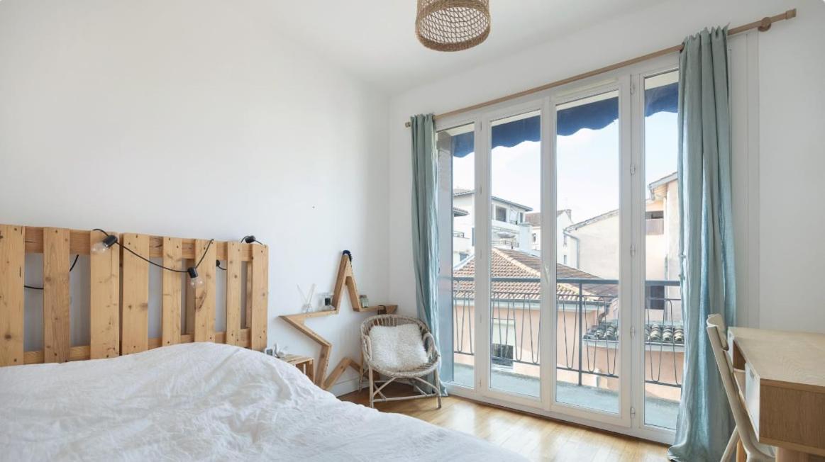 Atelier St Didier-spacieux Avec Grand Balcon-saone Appartement