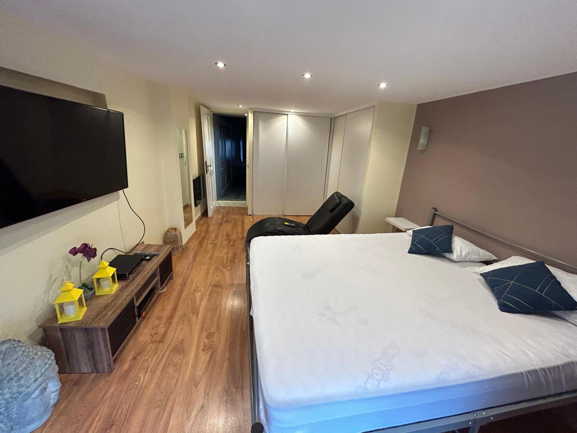 Apartment 2 - Central