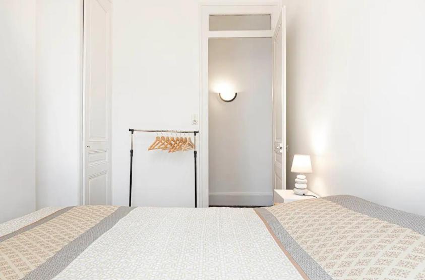 2 Pieces Jean Mace Et Stationnement Apartment