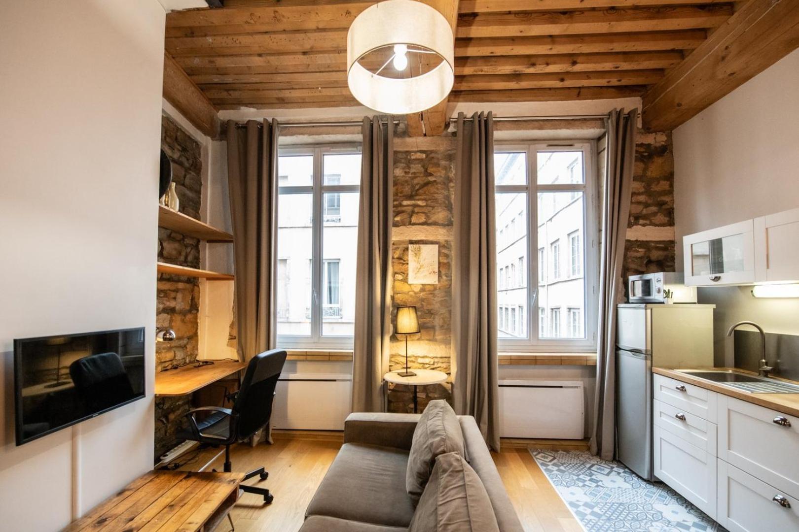 Le Petit Imbert - Chaleureux Et Cozy Appartement
