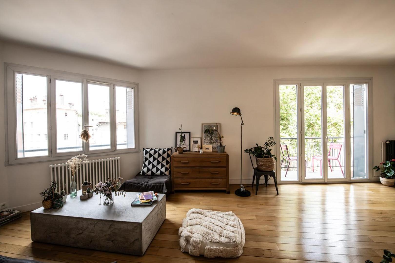 Atelier St Didier-spacieux Avec Grand Balcon-saone