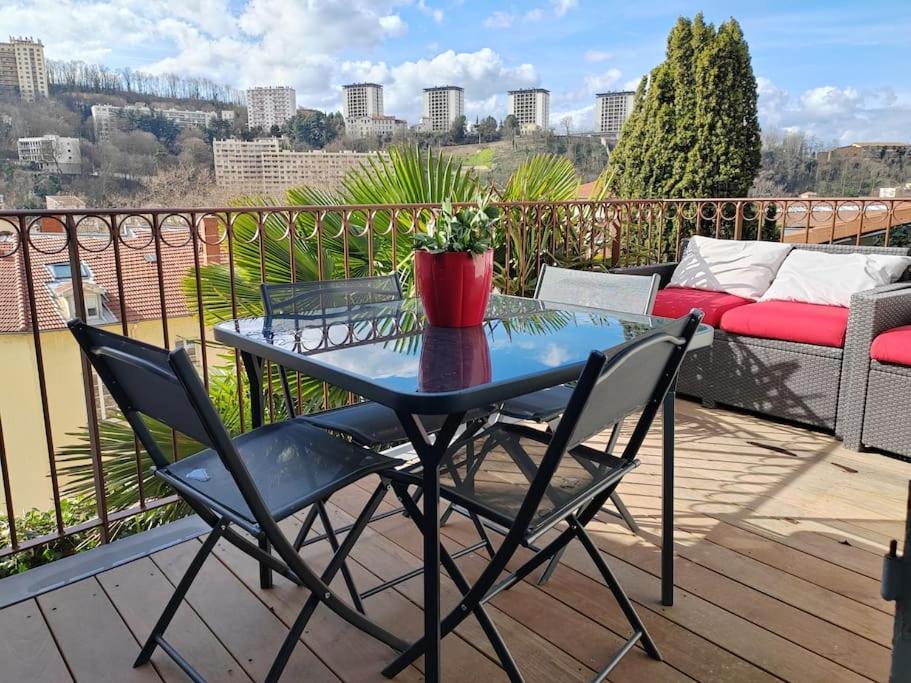 Appartement Climatise Terrasse Vue Sur Et Les Quais De Saone Lyon