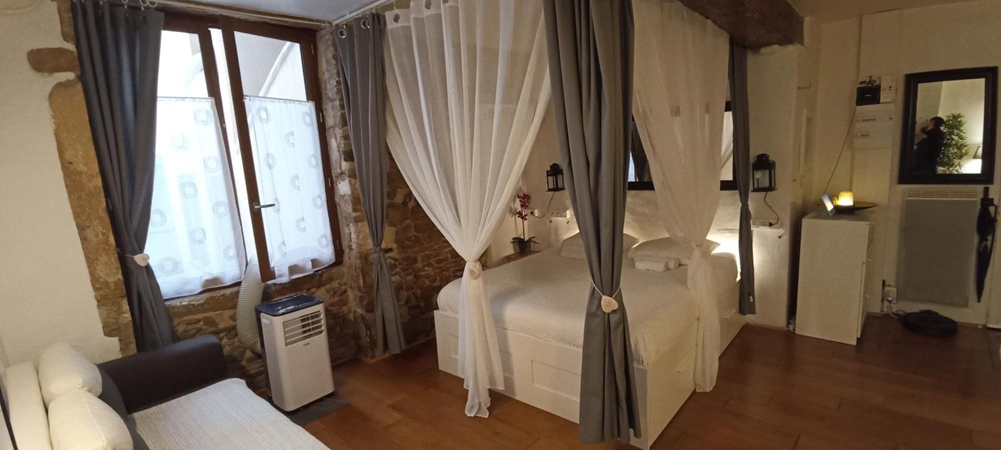La Loge Du Vieux Bed & Breakfast