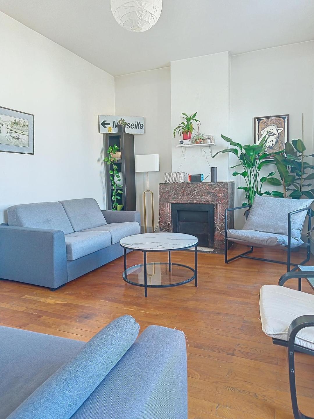 Appartement Spacieux T3 80m2 Plein Centre Presque Ile ! *