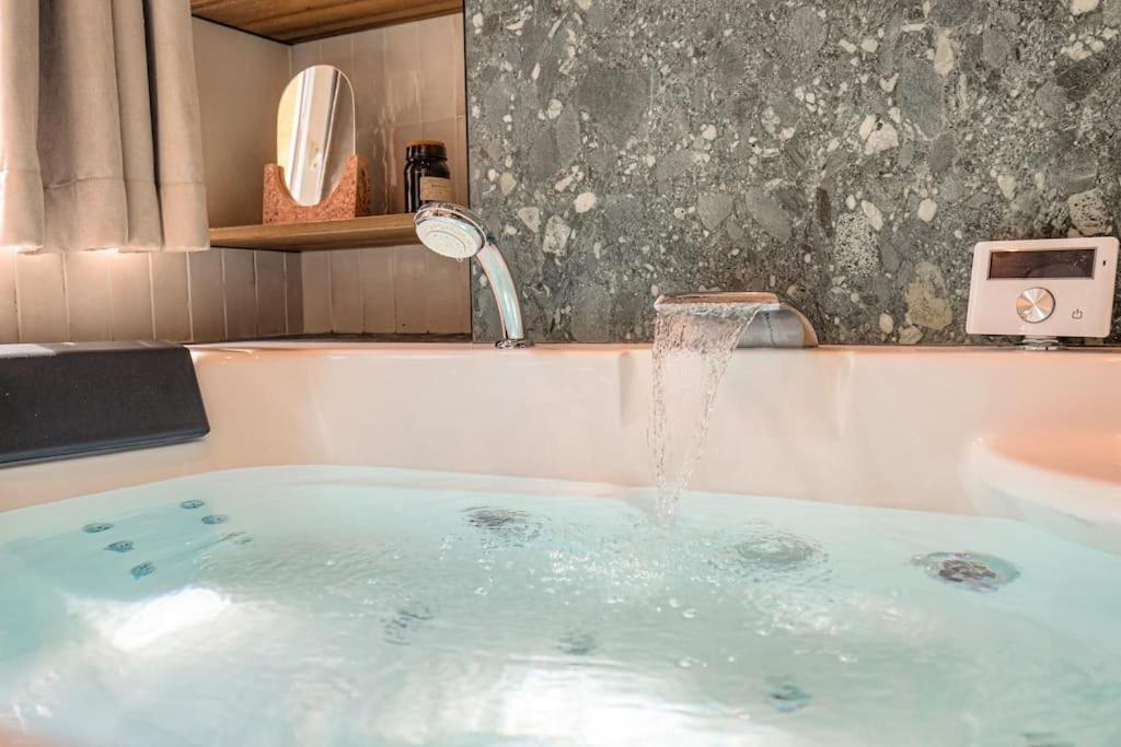 Labolla, Cocon Avec Spa, Coeur De Appartement *